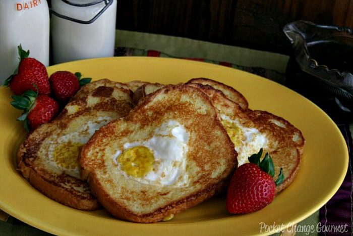French Toast Egg in a Hole :: Recipe on PocketChangeGourmet.com