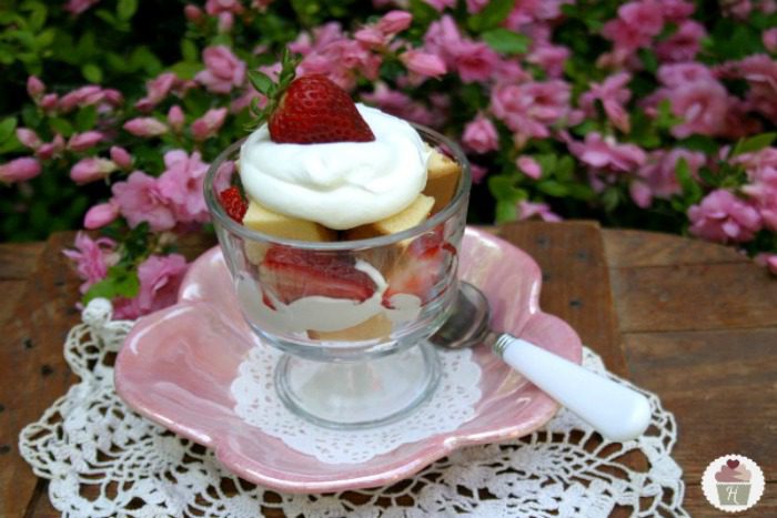 Strawberry-Shortcake-Trifle