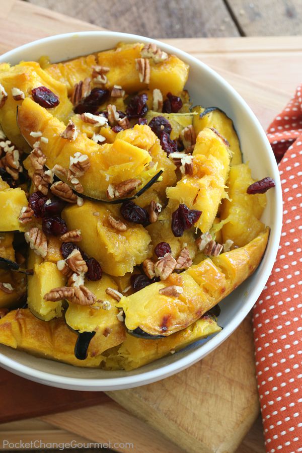 This Fall and holiday favorite is super easy to bake with only 4 ingredients! Perfect as a side dish for Fall or Thanksgiving dinner! Learn how to cook acorn squash!