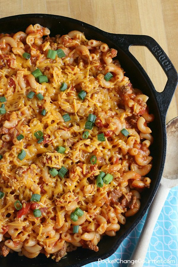 Dinner on the table in 30 minutes with this EASY One Dish Chili Mac Recipe! Your family will be asking for seconds! AND it's budget friendly too! 