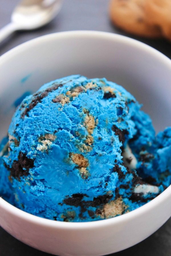 Homemade Cookie Monster Ice Cream from Baking Beauty