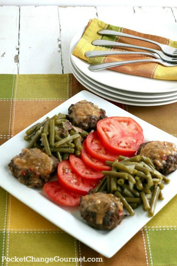 OVEN BAKED HAMBURGER STEAKS with Green Beans
